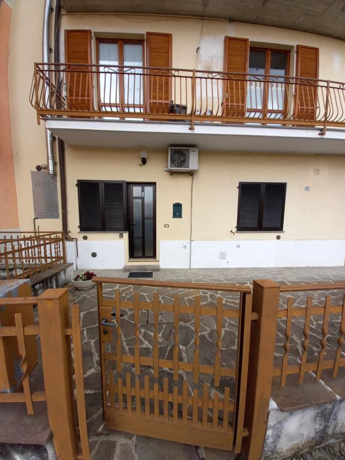 Flat Le Rose Apartment Paratico Bagian luar foto