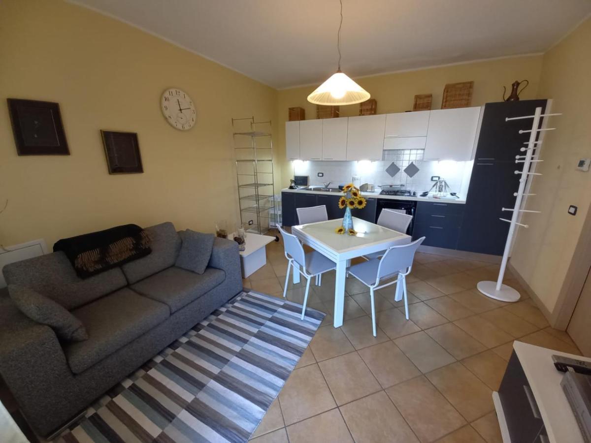 Flat Le Rose Apartment Paratico Bagian luar foto